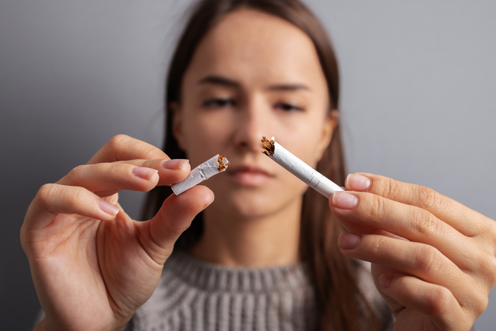 como el tabaco daña dientes y encias